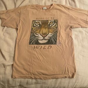 Tan graphic t-shirt, size medium/large
